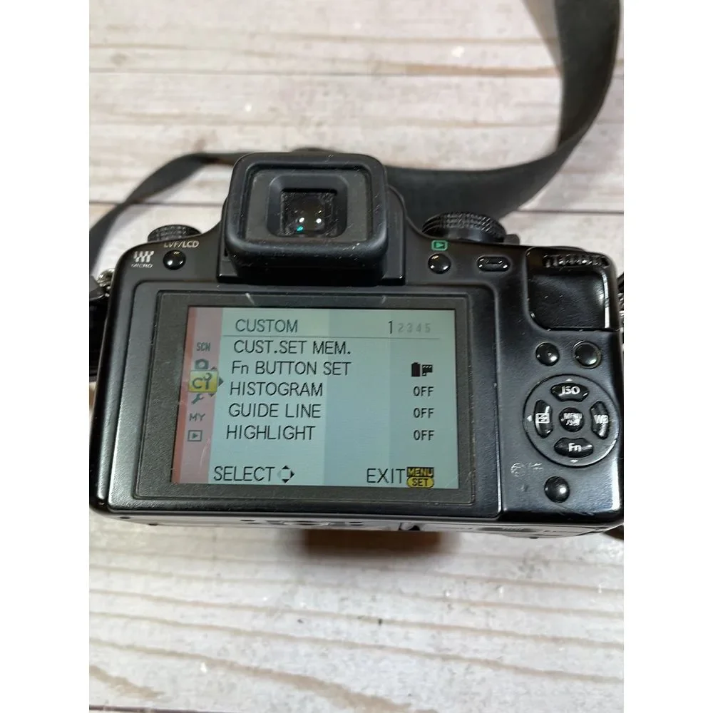Panasonic DMC-G10 Digital Camera Black w/ Lens, Battery, Charger, Case‎
